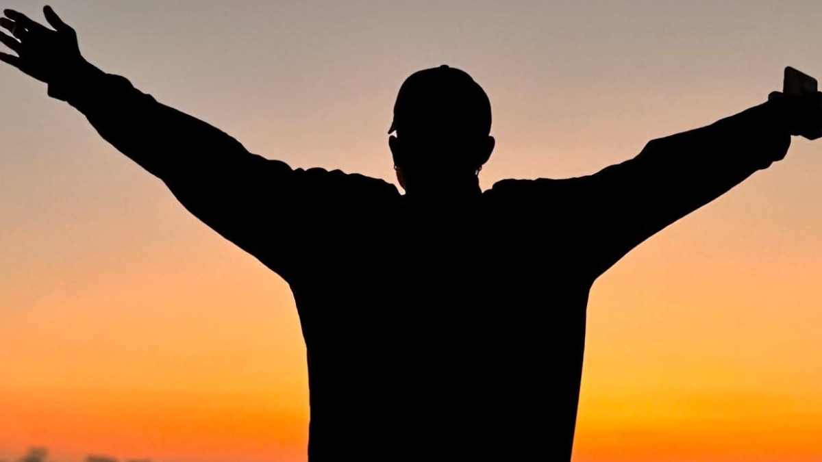 artist_img_68e7fa36a8c91