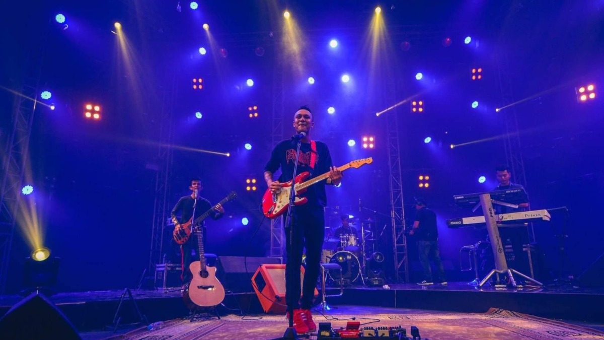 artist_img_68eb43ae33dc8